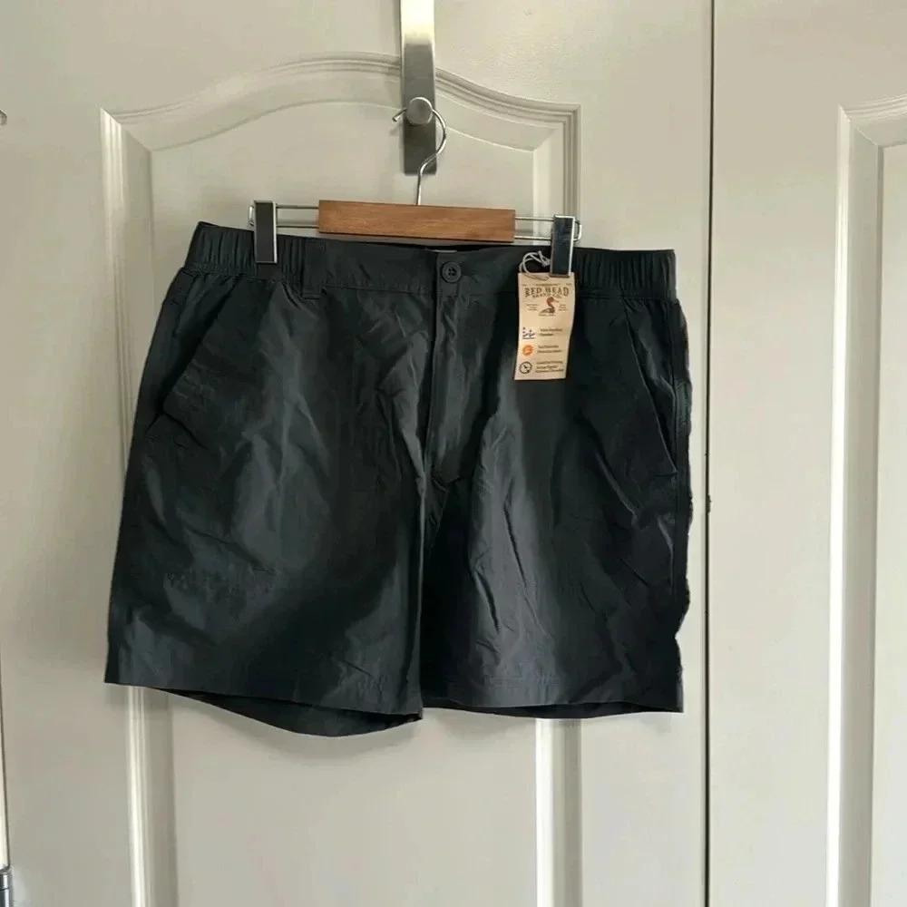 Red head shorts